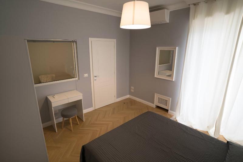 Suite with Balcony image 3