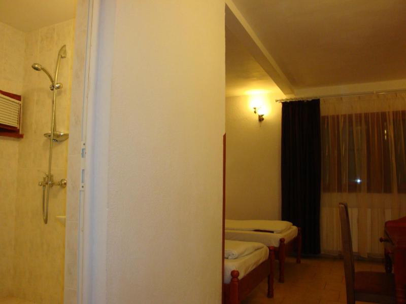 Twin Room with Balcony image 3