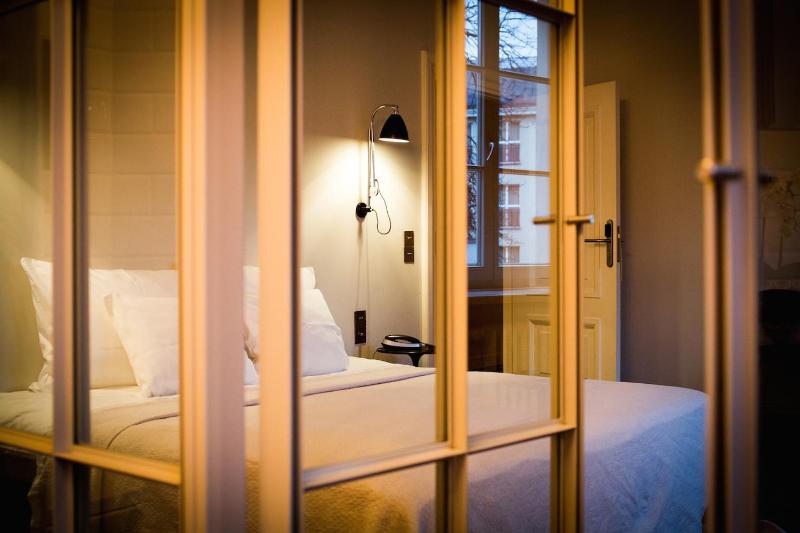 Deluxe Double Room image 2