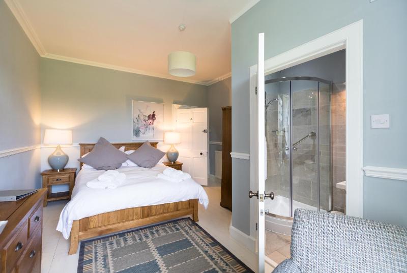 Deluxe Double Room with Shower image 4