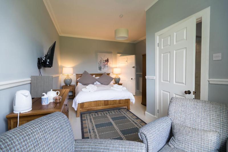 Deluxe Double Room with Shower image 3
