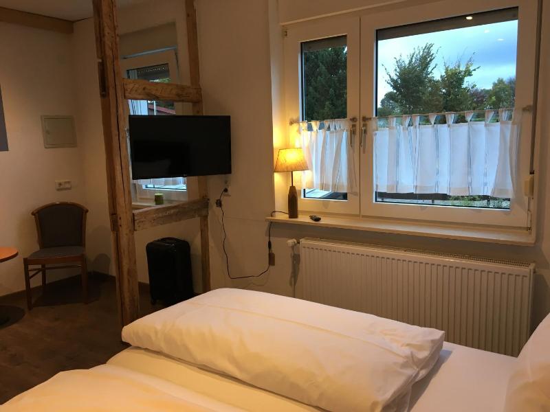 Standard Double Room image 2