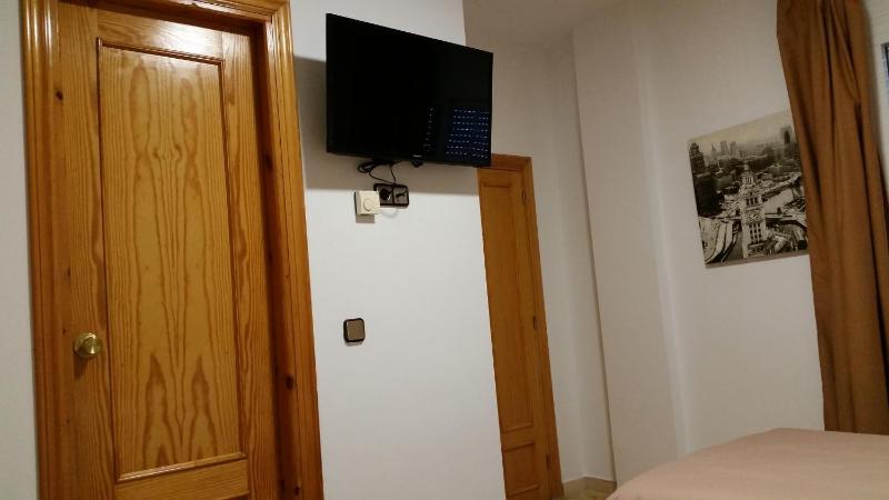 Economy Double or Twin Room image 2