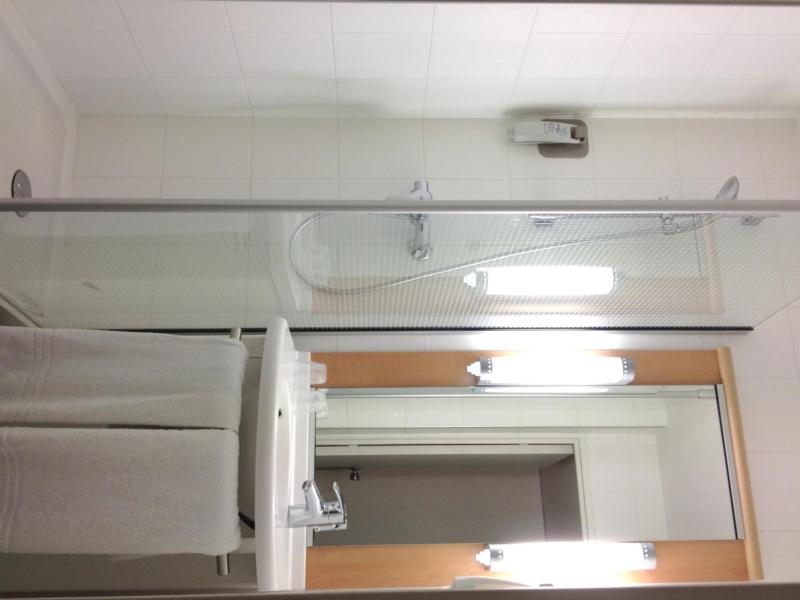 Standard Room with 2 Single Beds image 2