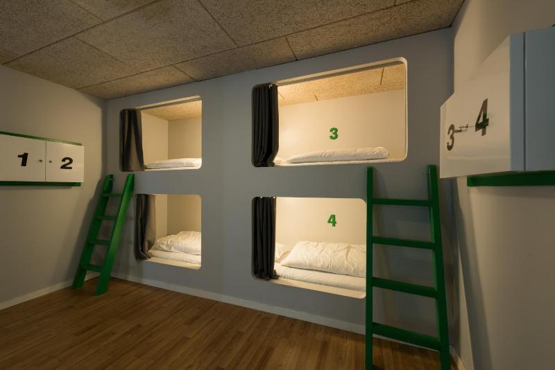 Bed in 8-Bed Female Dormitory Room - Selma image 4