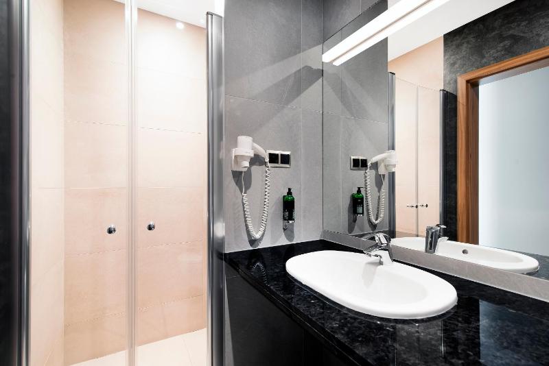 Suite image 4