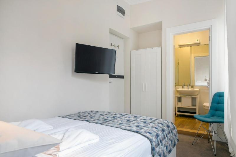 Superior Suite image 4