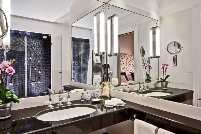 Junior Suite with Sea View image 2
