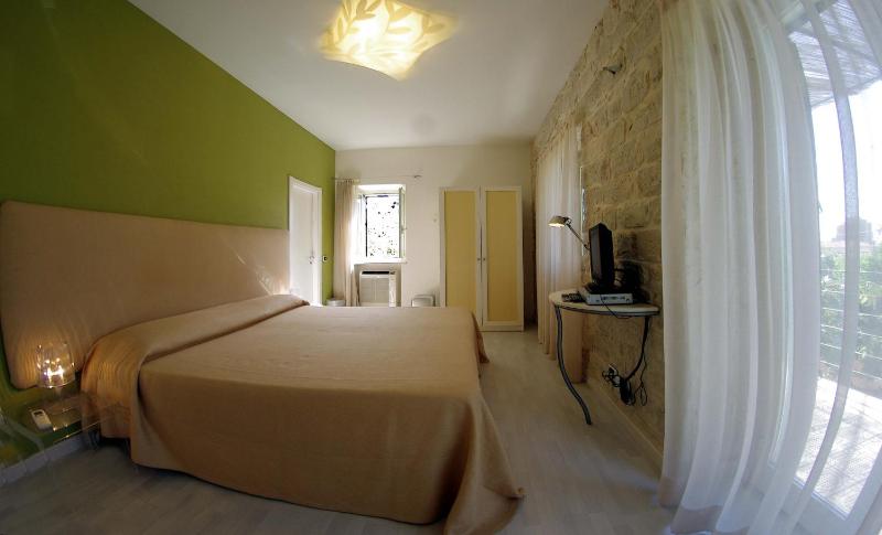 Double or Twin Room image 2