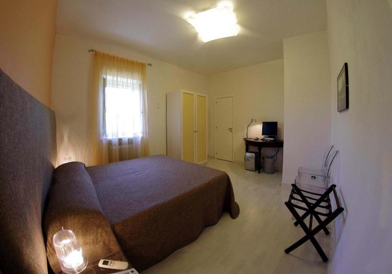 Triple Room image 2