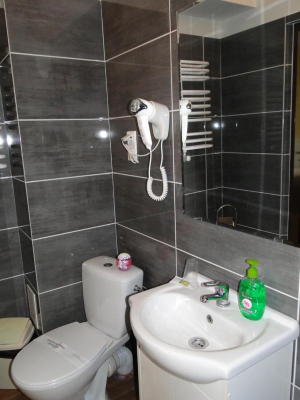 Double Room image 3
