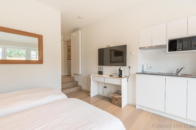 Standard Double Room image 4
