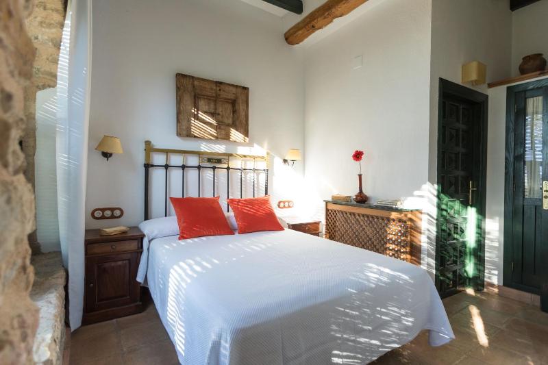 Standard Double Room image 2