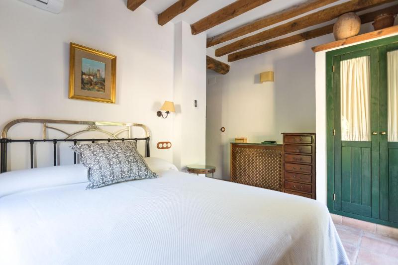 Standard Double Room image 3