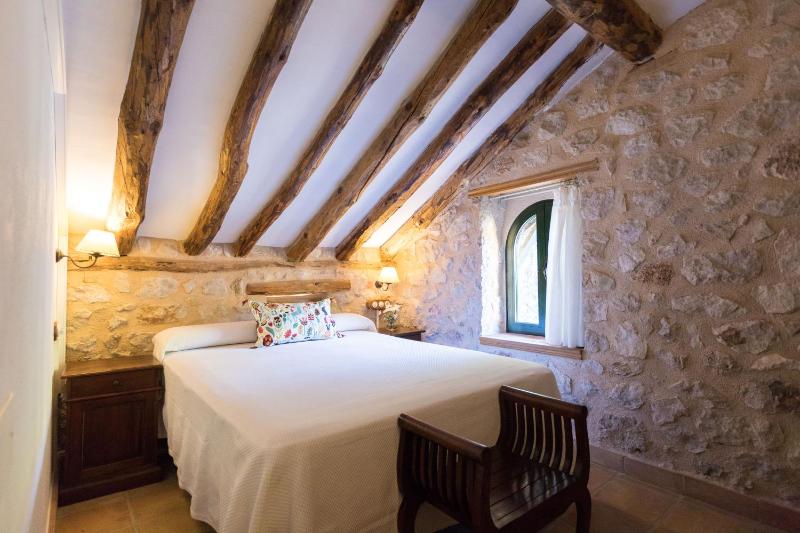 Standard Double Room image 4