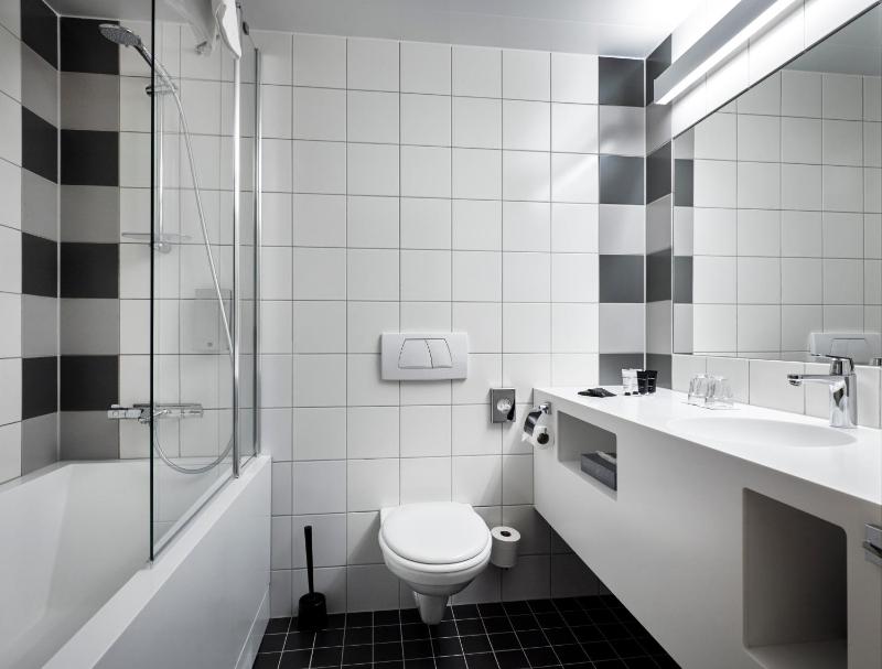 Standard Room with Extra Bed - Gothia Towers (max 2 Adults + 1 Child up to 12 years old) image 2