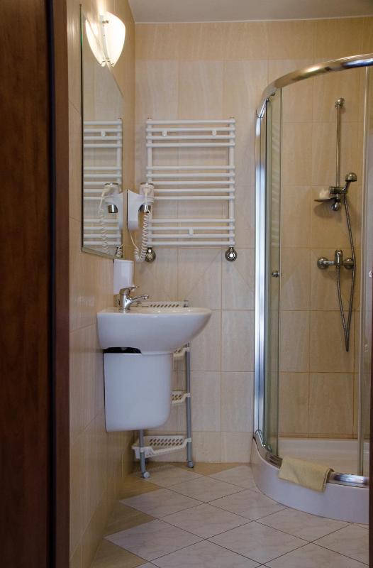 Standard Twin Room image 2