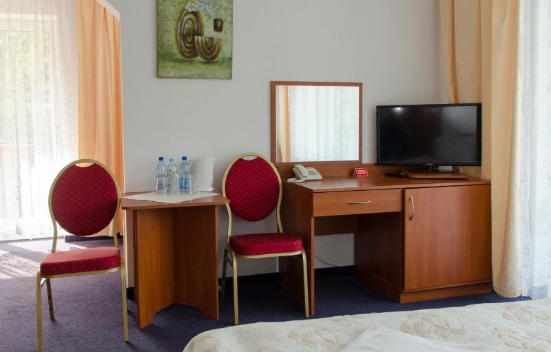 Triple Room with Balcony image 2