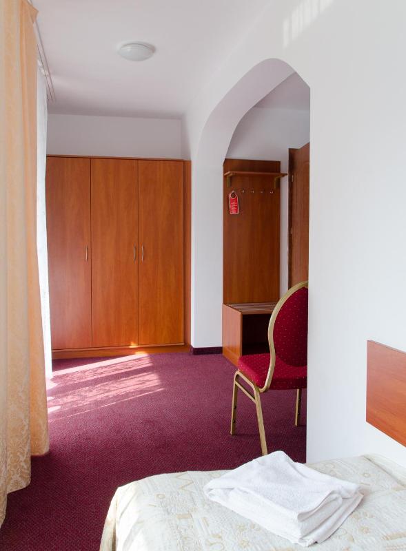 Standard Triple Room - Lower Floor image 1