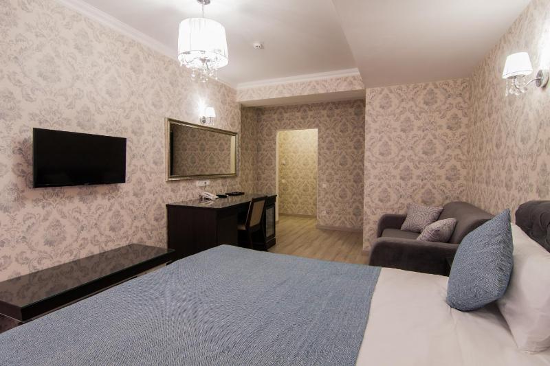 Superior Double or Twin Room image 4