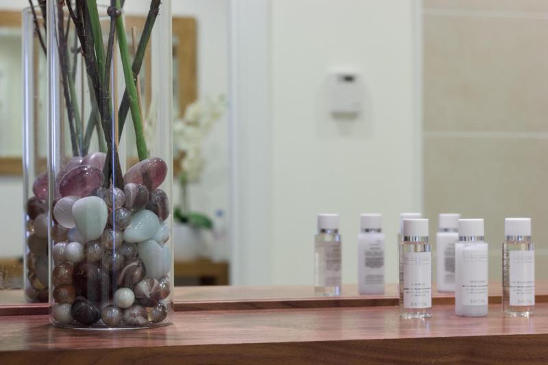 One-Bedroom Apartment image 2