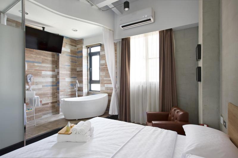 OX Suites - image 7