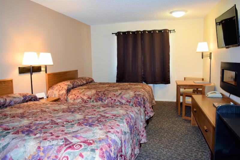 Queen Room with Two Queen Beds image 1
