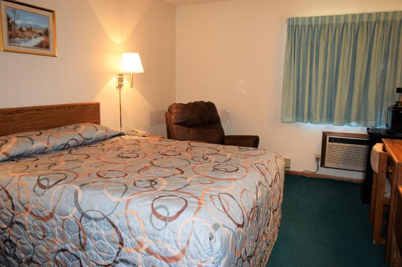 Queen Room image 1