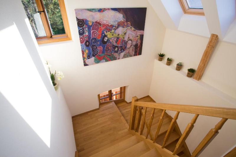 Five-Bedroom House image 3