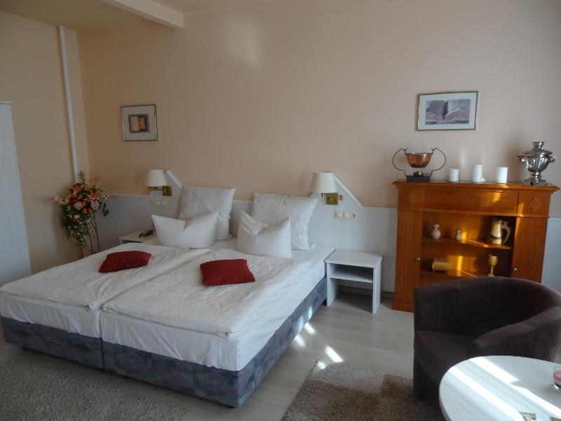 Large Double Room image 2