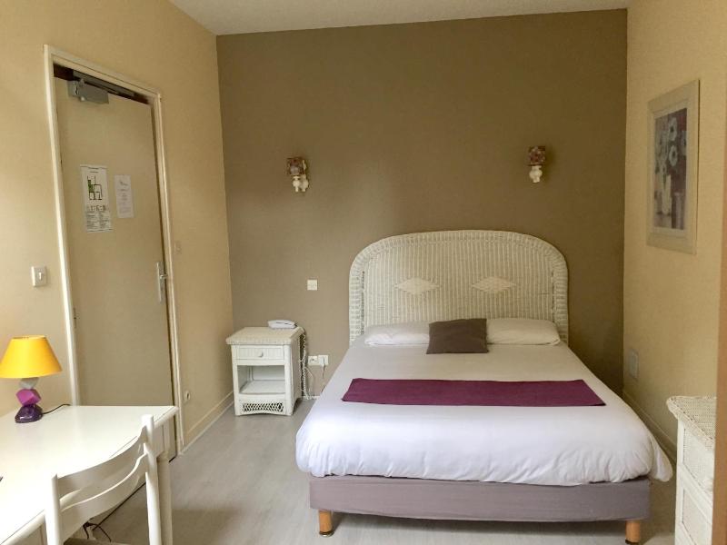 Double Room image 4