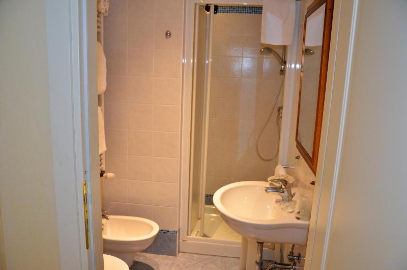 Small Double Room image 2