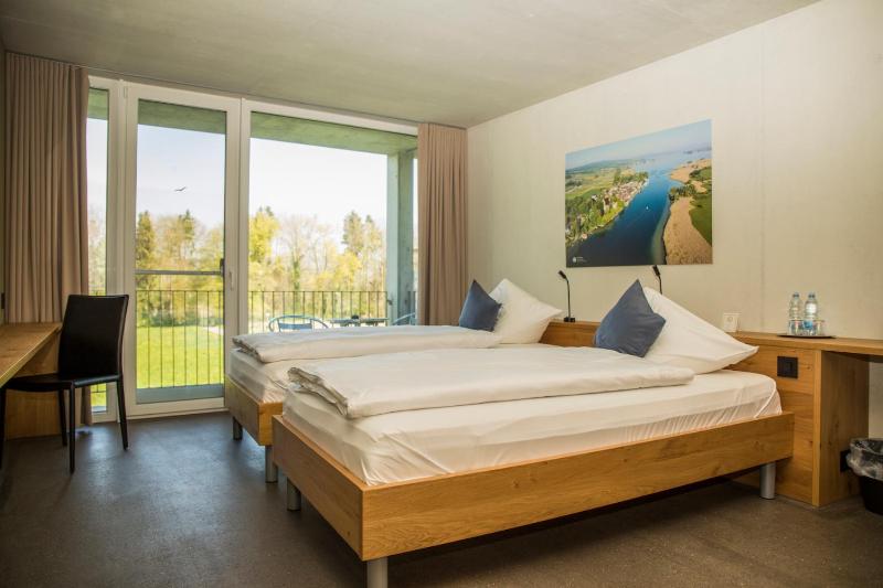 Double Room with Balcony image 3