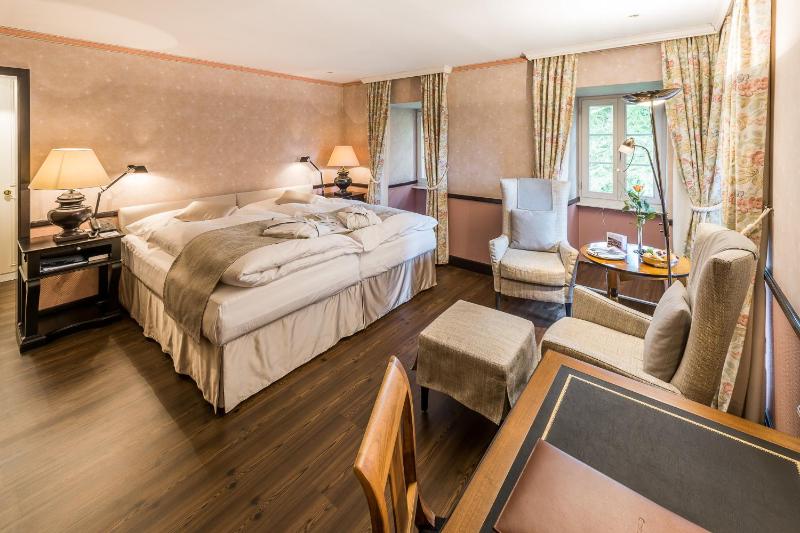 Double or Twin Room with Spa Access image 3