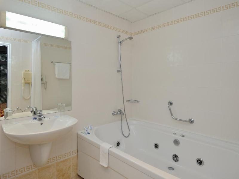 Two-Bedroom Apartment - Building 1 image 4
