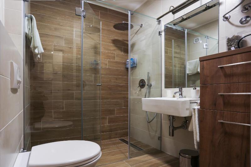 One-Bedroom Apartment image 2