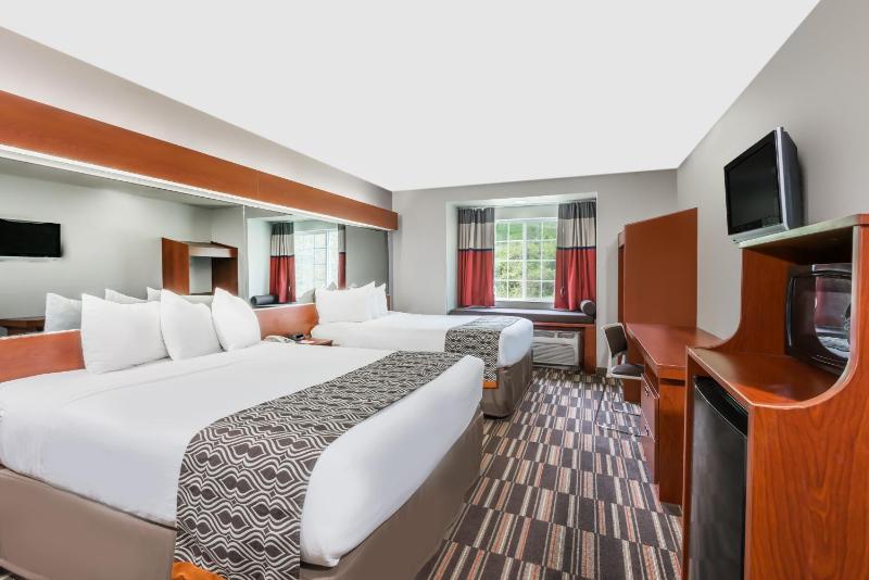 Queen Room with Two Queen Beds - Mobility Access image 1