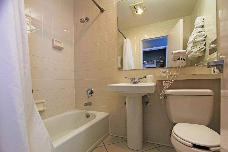 Lodge Room King  image 3