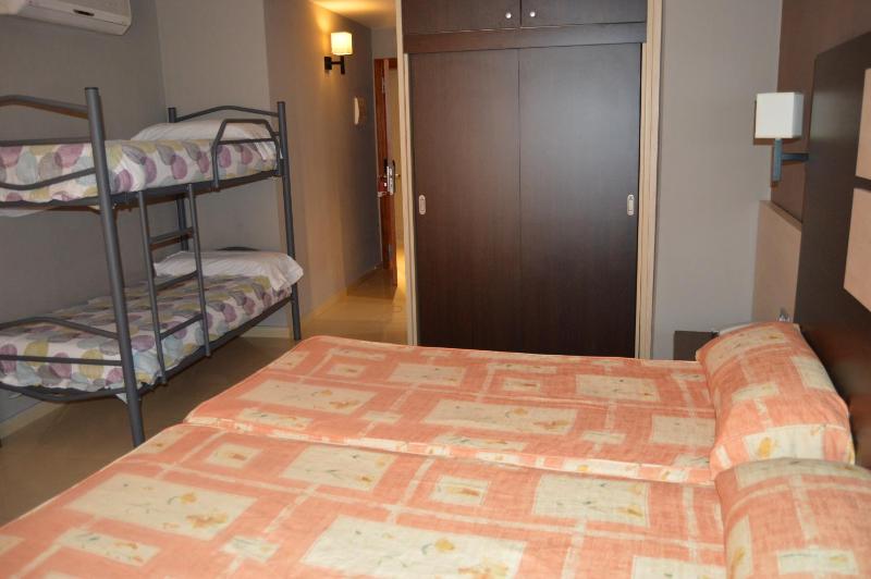 Quadruple Room image 4