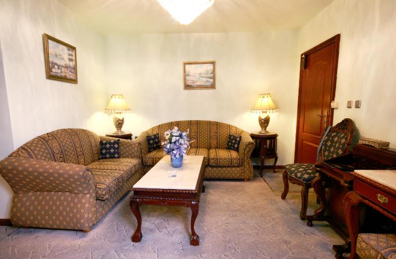 Suite with Free Parking image 2