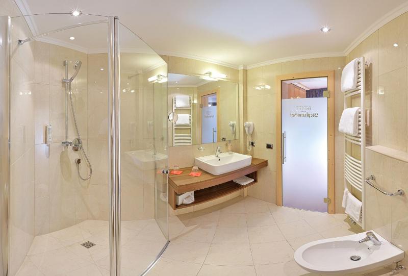 Quadruple Room with Balcony image 1