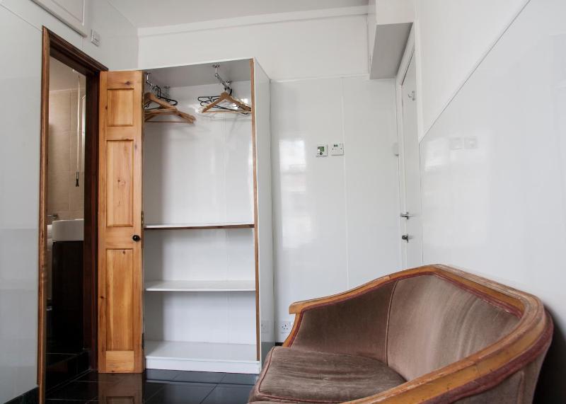 One-Bedroom Standard Apartment image 3