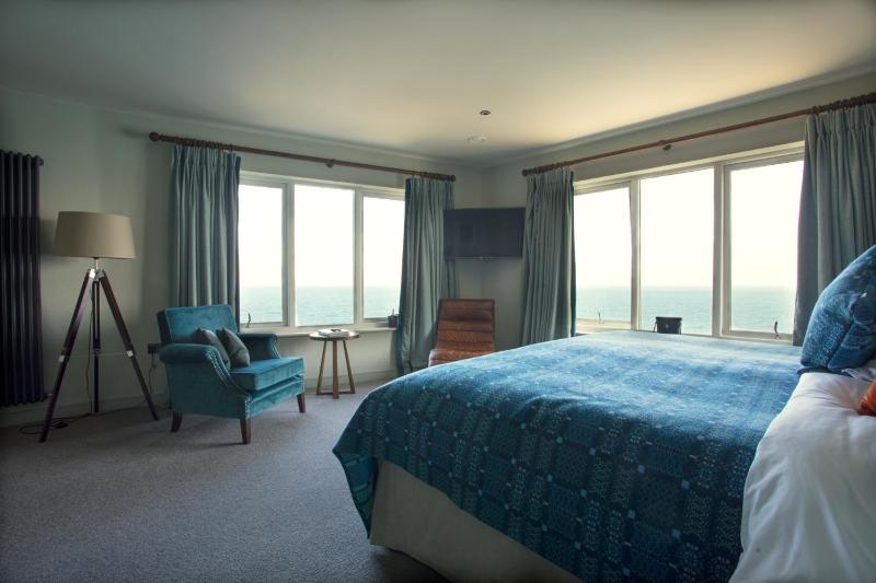 Luxury Double Room image 3