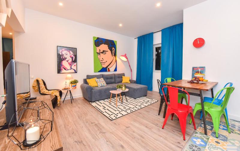 Two-Bedroom Apartment with Parliament View - First Floor image 2