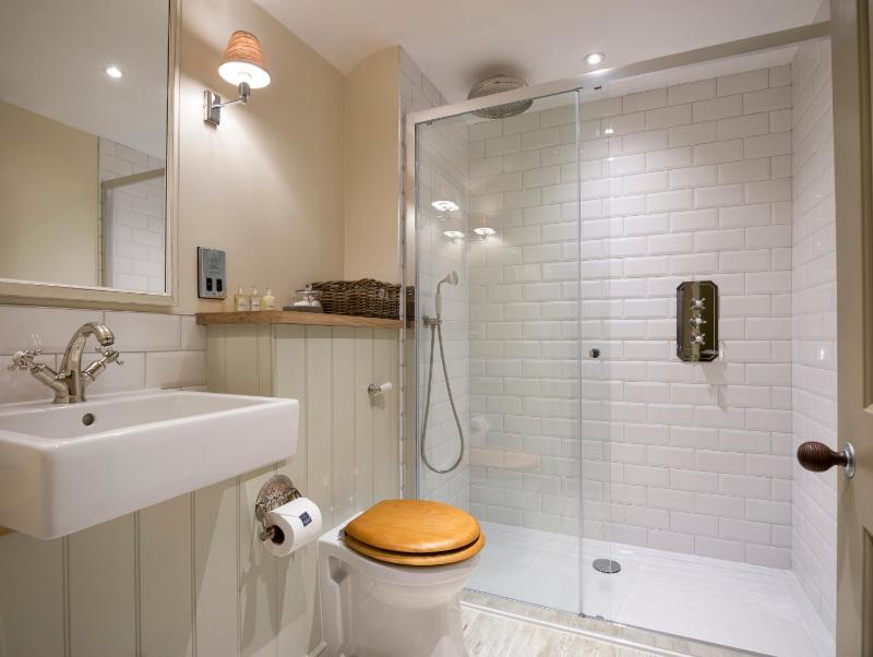Deluxe Double Room with Shower image 3