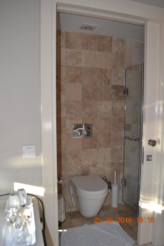 Classic Double Room with Sea View image 2