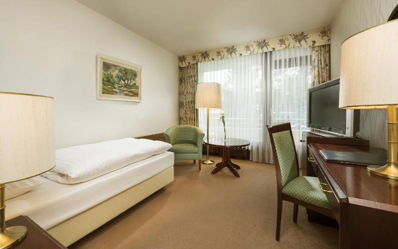 Classic Single Room image 3