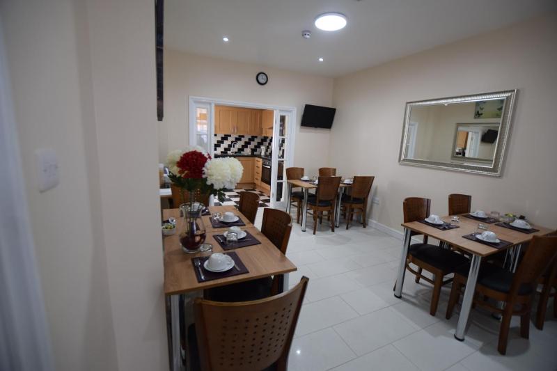 Double Room image 2
