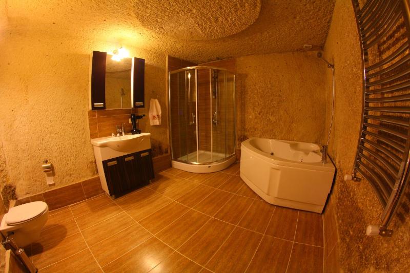 Suite (3 Adults) image 2