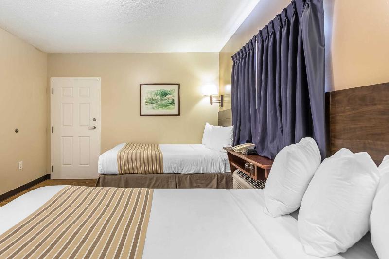 Double Room with Two Double Beds - Non-Smoking image 2